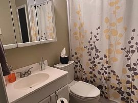 2 Bedroom, 1 Ba Duplex Approximately in Indianapolis, IN (Photo 9 of 10)