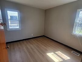 Very Nice 2 Bedroom Available in Gary, IN (Photo 5 of 8)