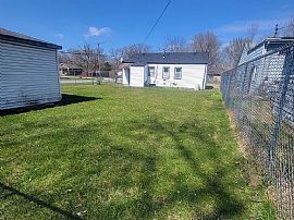 Very Nice 2 Bedroom Available in Gary, IN (Photo 8 of 8)