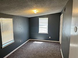 637 Euclid Ave, Mobile, Al 36606  House For Rent in Mobile, AL (Photo 6 of 6)