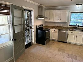 2218 Norwood Blvd, Florence, Al 35630 Home For Rent in Florence, AL (Photo 2 of 8)