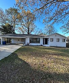 617 Glen Wood Dr, Fairfield, Al 35064  House For Rent in Fairfield, AL