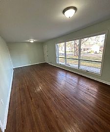 617 Glen Wood Dr, Fairfield, Al 35064  House For Rent in Fairfield, AL (Photo 4 of 7)