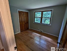 12 Vining Dr, Simsbury, Ct 06070 in Simsbury, CT (Photo 7 of 10)