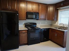 2081 W Intendencia St, Pensacola, Fl 32502 in Pensacola, FL (Photo 4 of 12)