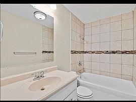 916 E Pembroke St, Tuscola, Il 61953 Nice House in Tuscola, IL (Photo 6 of 9)