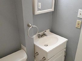 327 S Mcarthur St, Macomb, Il 61455  House For Rent in Macomb, IL (Photo 7 of 11)