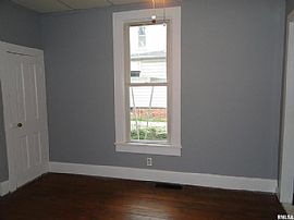 327 S Mcarthur St, Macomb, Il 61455  House For Rent in Macomb, IL (Photo 8 of 11)