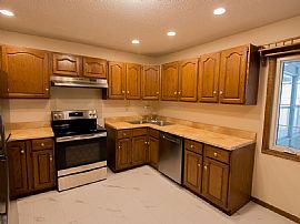 314 Hoffmeister St, Alton, Il 62002  House For Rent in Alton, IL (Photo 2 of 6)