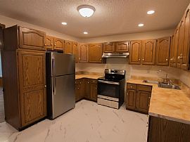 314 Hoffmeister St, Alton, Il 62002  House For Rent in Alton, IL (Photo 3 of 6)