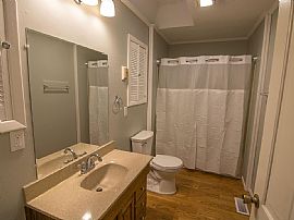 314 Hoffmeister St, Alton, Il 62002  House For Rent in Alton, IL (Photo 4 of 6)