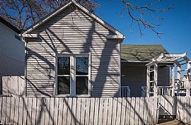 721 E 9th St, Jeffersonville, in 47130 Lovely House  in Jeffersonville, IN