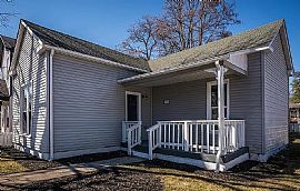 721 E 9th St, Jeffersonville, in 47130 Lovely House  in Jeffersonville, IN (Photo 2 of 4)