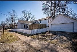 721 E 9th St, Jeffersonville, in 47130 Lovely House  in Jeffersonville, IN (Photo 3 of 4)