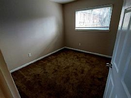 22130 Downing St, Saint Clair Shores, Mi 48080  Peaceful House in Saint Clair Shores, MI (Photo 8 of 11)