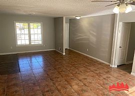 1007 Hindman Cv, Southaven, Ms 38671  House For Rent in Southaven, MS (Photo 3 of 8)