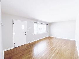 4407 E 112th St, Kansas City, Mo 64137 Joyful Home in Kansas City, MO (Photo 3 of 8)