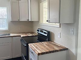 1917 7th Ave S, Great Falls, Mt 59405 House For Rent in Great Falls, MT (Photo 5 of 7)