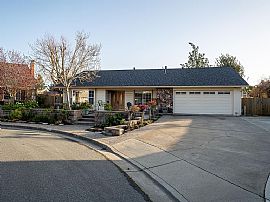 Available 3 Bedroom Ready ! in Hayward, CA