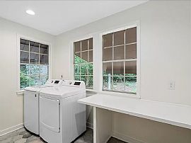 367 Hillwood Cir E, Mobile, Al 36608 in Mobile, AL (Photo 9 of 10)