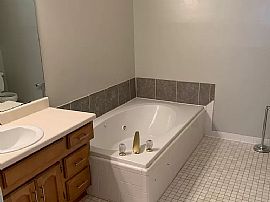 426 Leighton Ave, Anniston, Al 36207 in Anniston, AL (Photo 8 of 12)