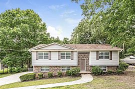 245 Fox Glen Rd Nw, Birmingham, Al 35215 in Birmingham, AL