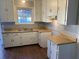 2001 Speigle St, Montgomery, Al 36107 in Montgomery, AL (Photo 3 of 6)