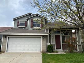 4 Bedroom 3 Baths Comfortable Luxury Home  in Reno, NV