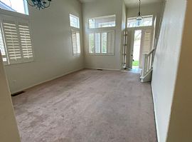 4 Bedroom 3 Baths Comfortable Luxury Home  in Reno, NV (Photo 3 of 12)