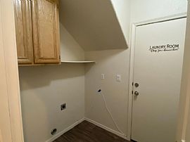 4 Bedroom 3 Baths Comfortable Luxury Home  in Reno, NV (Photo 8 of 12)