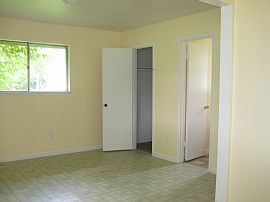 Charming 3 Bedroom 1.5 Bath Home in Houston, TX (Photo 9 of 12)