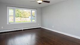 24 Fenner Ave, Newport, Ri 02840 in Newport, RI (Photo 4 of 10)