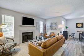 Perfect Cozy 2 Beds 2 Bath Home  in Arlington, TX (Photo 2 of 7)