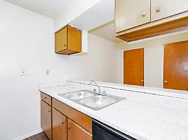 1 Bedroom Apartment  in Memphis, TN (Photo 10 of 10)