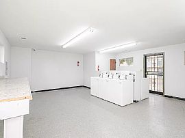 1 Bedroom Apartment  in Memphis, TN (Photo 3 of 10)