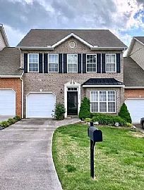 A Very Charming 3 Bedroom Apartment. in Knoxville, TN