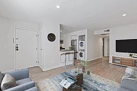 A Very Suitable 2 Bedroom  in Los Angeles, CA