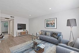 A Very Suitable 2 Bedroom  in Los Angeles, CA (Photo 3 of 9)