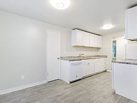 A Very Nice and Suitable One Bedroom Apartment  in Beaverton, OR (Photo 5 of 9)