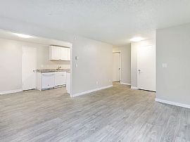 A Very Nice and Suitable One Bedroom Apartment  in Beaverton, OR (Photo 8 of 9)