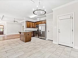 856 Linlen Ave, Mobile, Al 36609 in Mobile, AL (Photo 4 of 12)