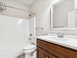 856 Linlen Ave, Mobile, Al 36609 in Mobile, AL (Photo 9 of 12)