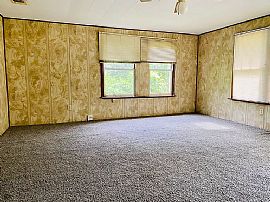 2106 Barron Pl, Mobile, Al 36605 in Mobile, AL (Photo 5 of 8)