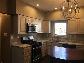 Lovely One Bedroom Apartment Is Available For Living. in Louisville, KY (Photo 12 of 12)