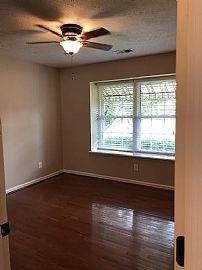 A Very Conducive 3 Bedroom  in Lexington, KY (Photo 8 of 12)