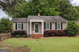Charming 3 Bed 2 Bath The Adorable Home You For You in Athens, GA