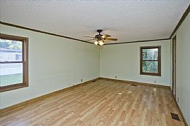  Affordable Clean 2 Bed 2 Bath Home in Springfield, MA (Photo 4 of 4)