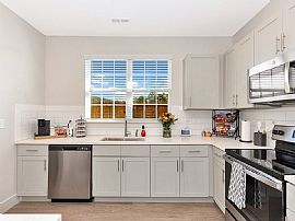 100 Memorial Village Dr, Huntsville, Al 35803 in Huntsville, AL (Photo 2 of 6)