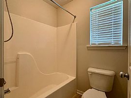 8449 Oak Pointe Ct, Mobile, Al 36695 House For Rent in Mobile, AL (Photo 4 of 9)