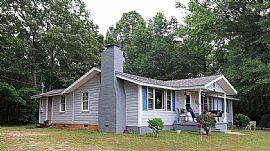 1062 County Road 224, Thorsby, Al 35171 in Thorsby, AL (Photo 2 of 5)